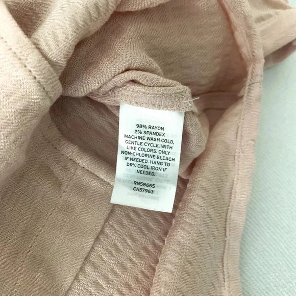 Melrose and Market light pink button down linen shirt pocket size large in Women - Picture 6 of 7